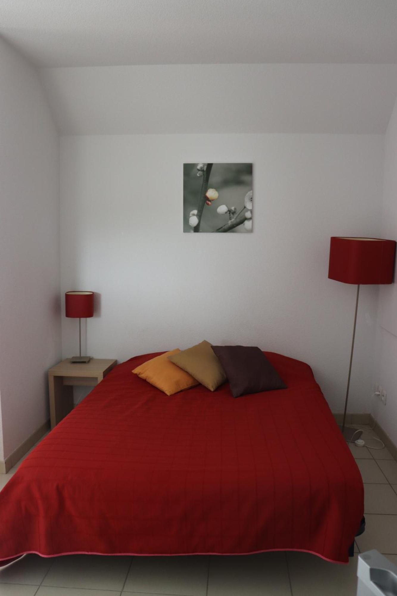Residence De La Source By Euclenima Salies-de-Bearn Room photo